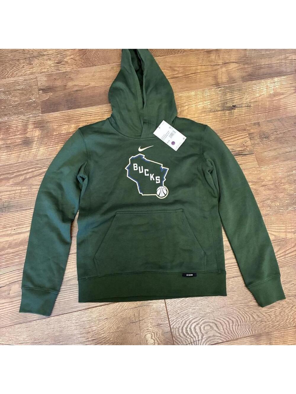 Nike Milwaukee Bucks kids medium Hoodie